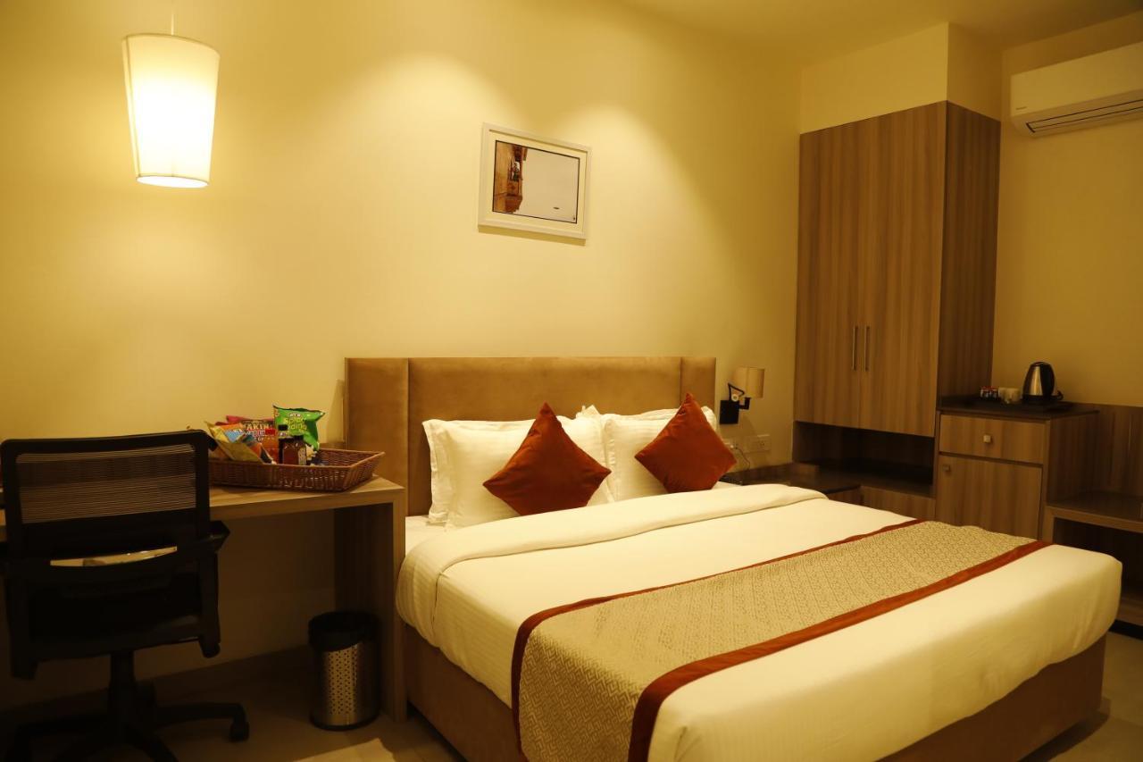 Hotel The Royal Vista Varanasi Eksteriør bilde