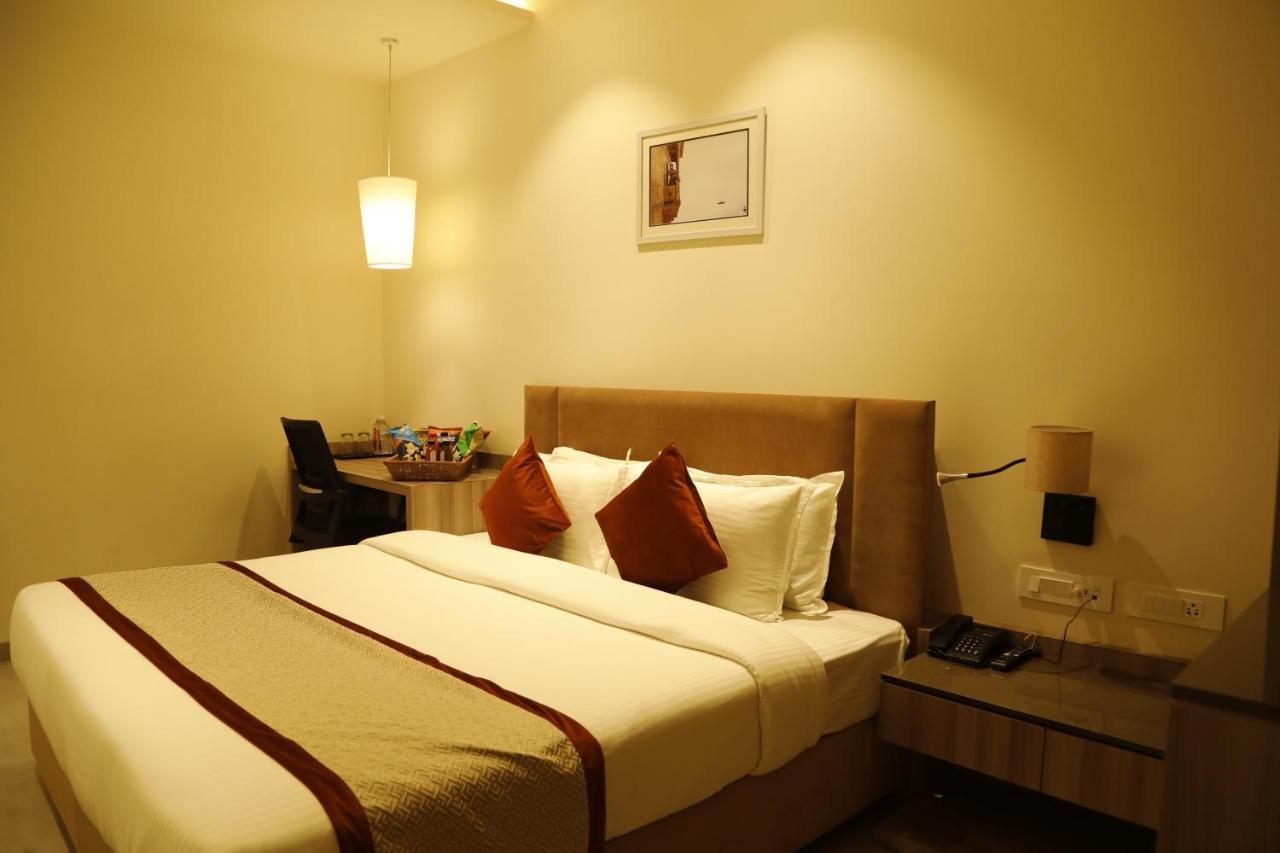 Hotel The Royal Vista Varanasi Eksteriør bilde